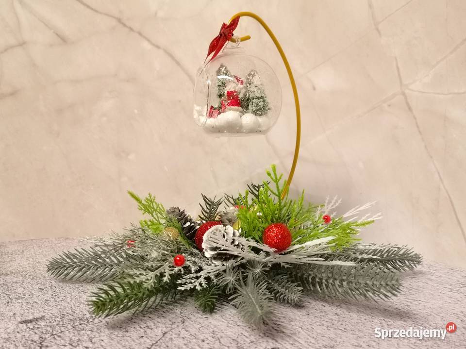 Świąteczna dekoracja z podwieszaną szklaną kulą Kielce