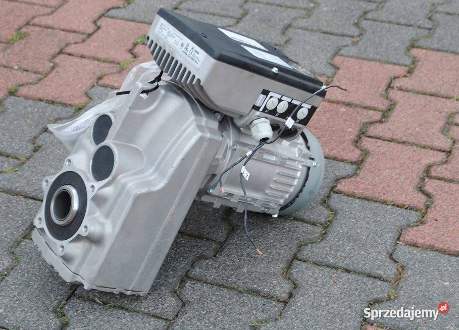 Motoreduktor 075kw 0228obrmin LENZE FALOWNIK Kargowa