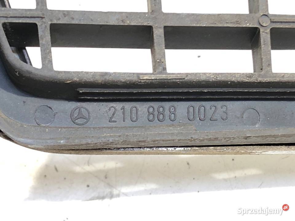 ATRAPA GRILL MERCEDES W210 9503 2108880023 Atrapy