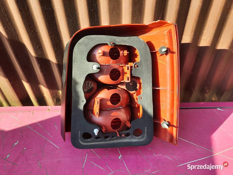 Volkswagen Passat b5 01r combi lampa tylna lewa mazowieckie Pruszków sprzedam