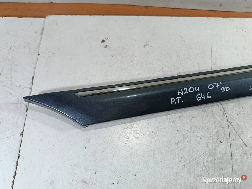 LISTWA BŁOTNIKA PRAWY TYŁ C755 MERCEDES W204