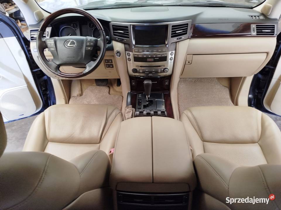 Lexus LX 570 5700cm3