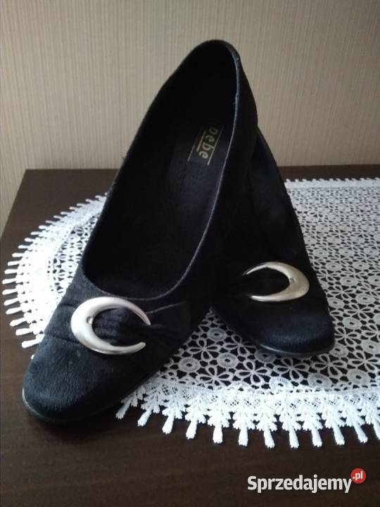 Czarne szpilki 39 z naturalnej skóry zamszowej wielkopolskie Rawicz