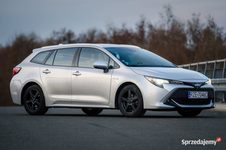 Toyota Corolla 18 TS 18 Hybrid z 2019r Corolla Stargard