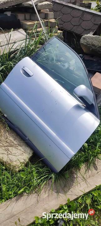 Drzwi audi A4 b5 2000 prawa strona Tyczyn sprzedam