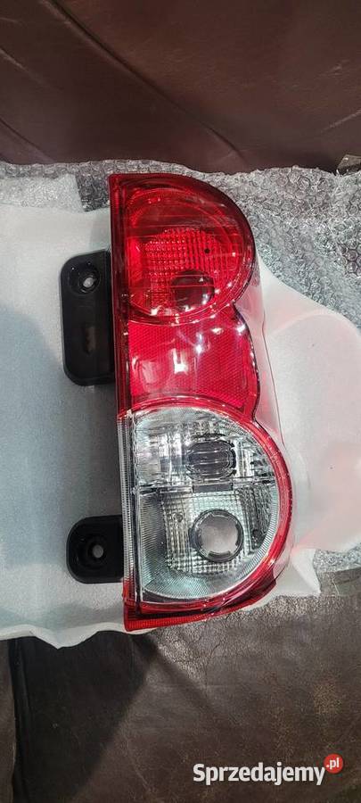 Nissan NV200 lampy tył lewa prawa Lampy tylne Bydgoszcz