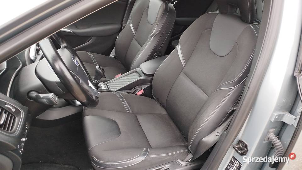 Volvo V40 16 D2 114 Ładny Kolor Zadbany Bytów