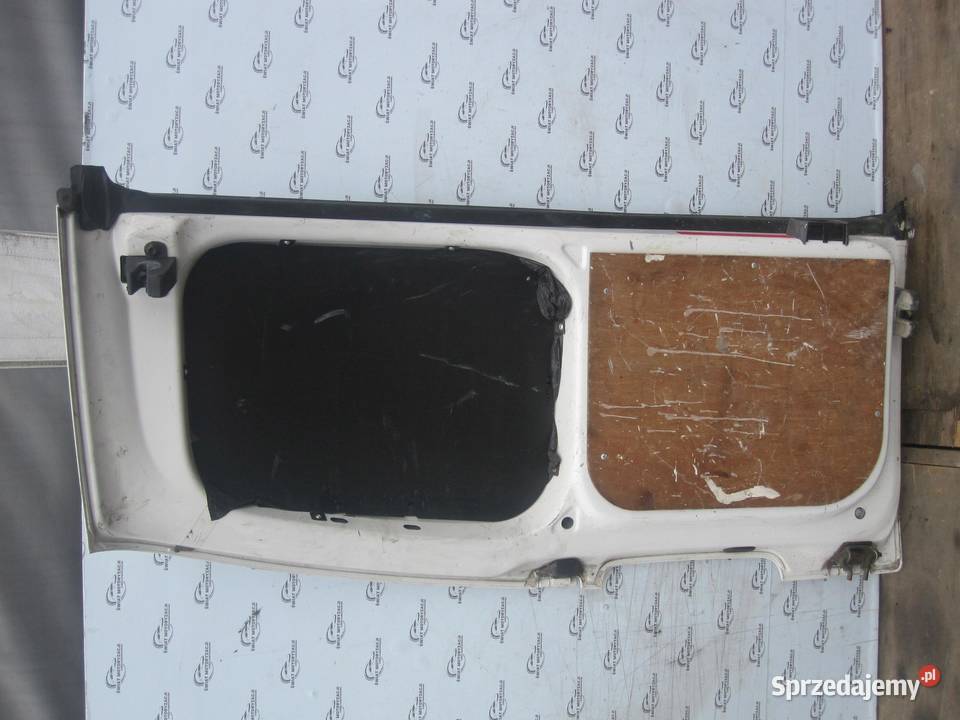 VW CADDY III LIFT 09r drzwi prawe tył Drzwi