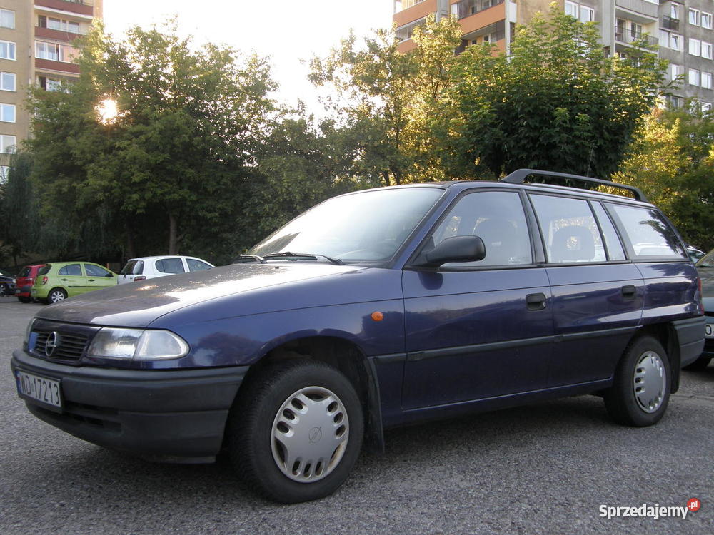 Opel Astra Classic 14 Combi 1999 benzyna Warszawa