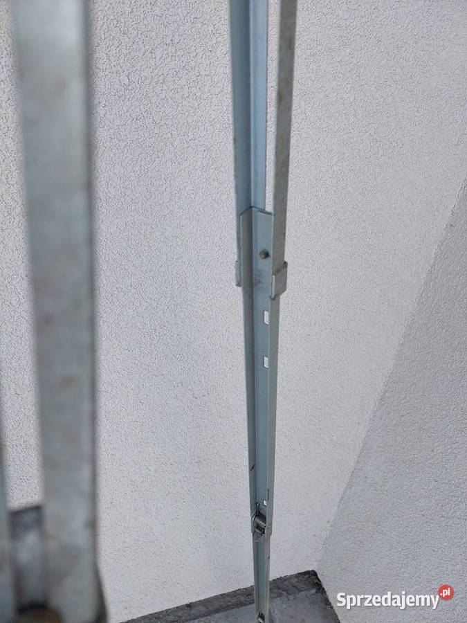 Stary solidny statyw fotograficzny stalowy