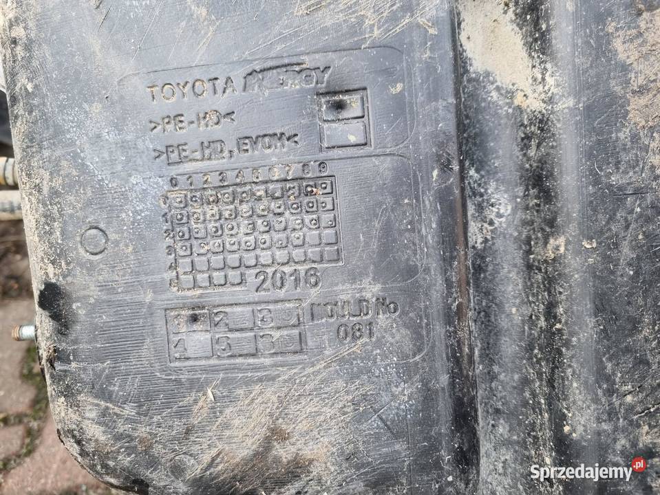 ZBIORNIK BAK PALIWA POMPA TOYOTA HILUX VIII 24 D