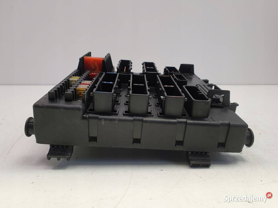 Vectra C 20 DTI SKRZYNKA BEZPIECZNIKÓW 13112910 osobowe Motoryzacja Rudka