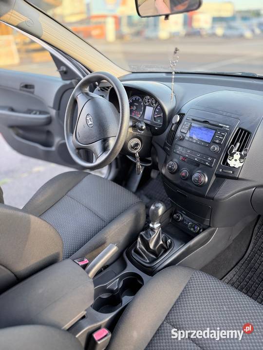HYUNDAI I30 w ładnym stanie z niskim przebiegiem nieuszkodzony Samochody osobowe