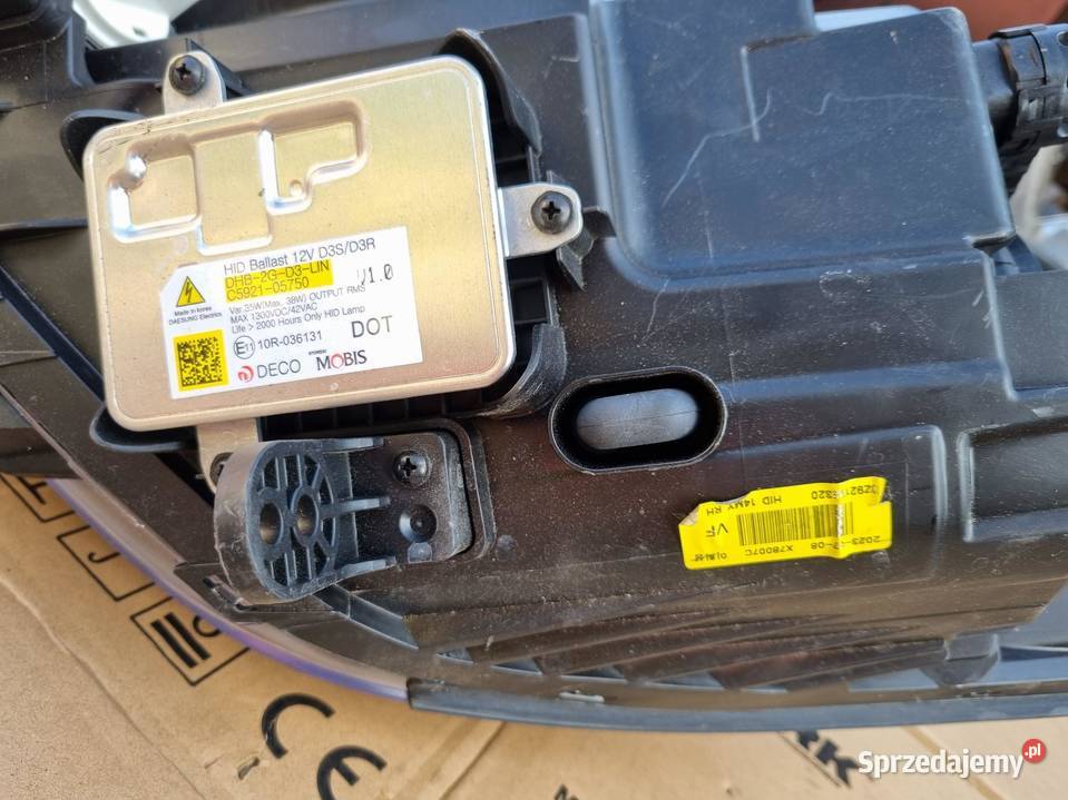 LAMPA PRAWA PRZEDNIA PRZÓD XENON HYUNDAI i40