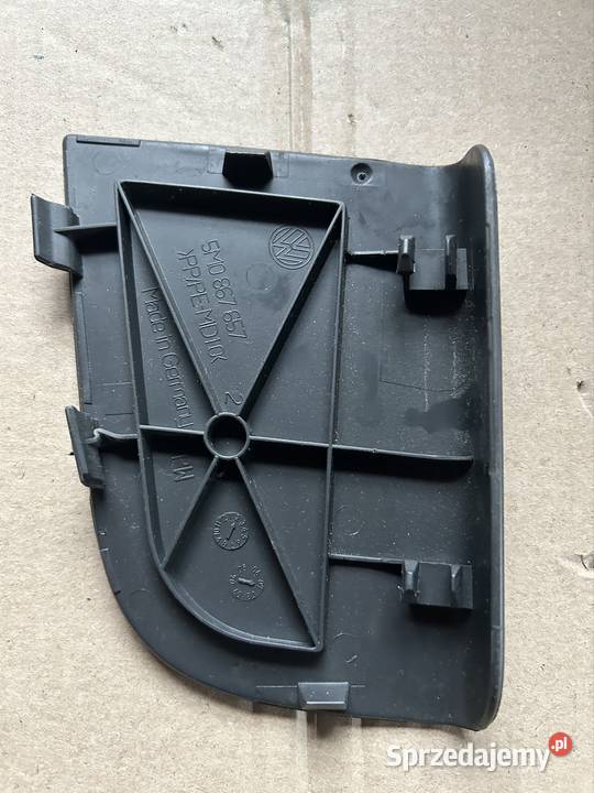Zaślepka lampy lewy tył golf 5 plus 5m0867657 Części samochodowe kujawsko-pomorskie Grudziądz