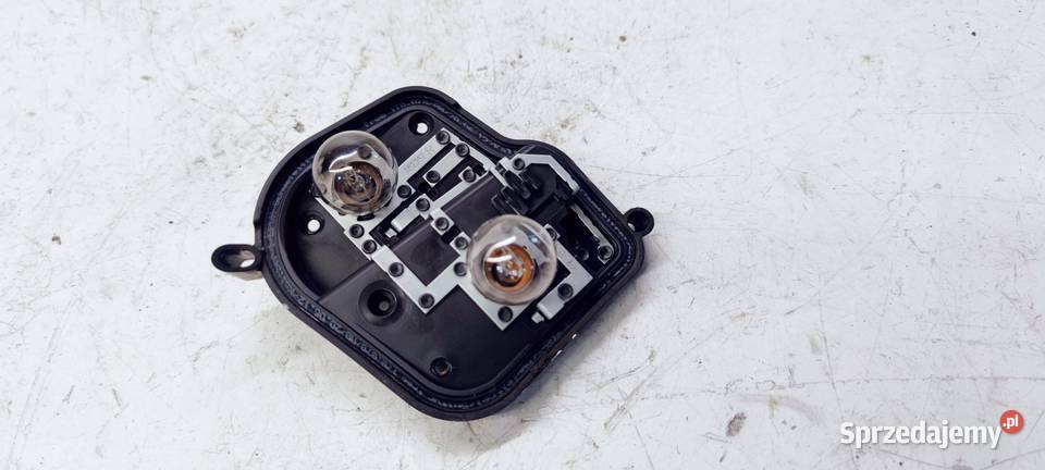 WKŁAD LAMPY PRAWY TYŁ BŁOTNIK AUDI A4 B8LIFT Przystajń