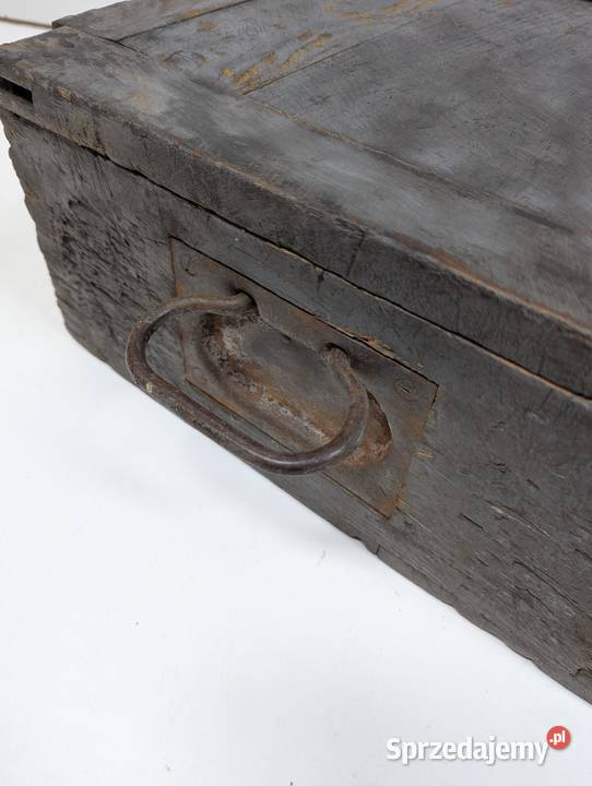 Niemiecka wojskowa skrzynka amunicyjna druga