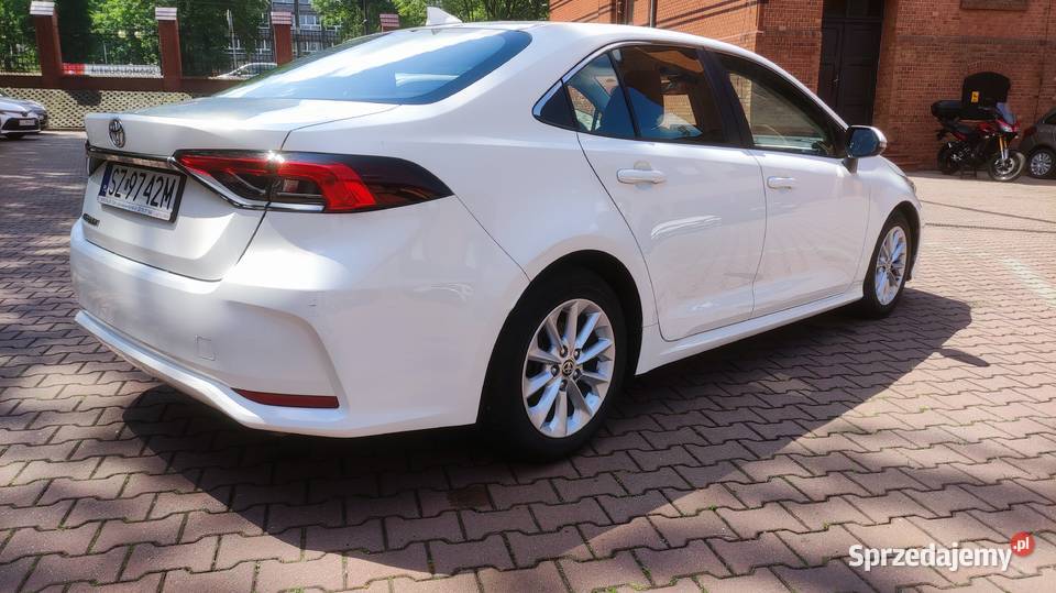 Toyota Corolla Sedan Comfort automat 2021r Zabrze sprzedam
