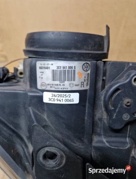 Vw passat B6 lampa prawa przednia 3c0941006S osobowe Złotoryja
