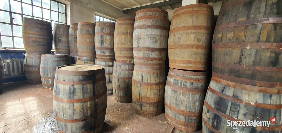 stara beczka drewniana whisky dębowa szczelna