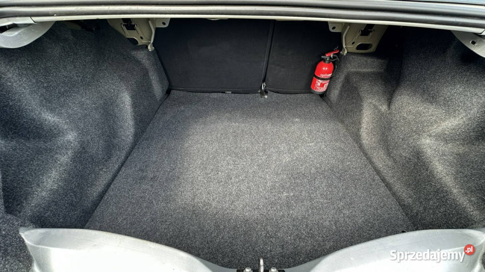 Peugeot 301 Benzyna Salon Polska Zarejestrowany światła przeciwmgielne Elbląg