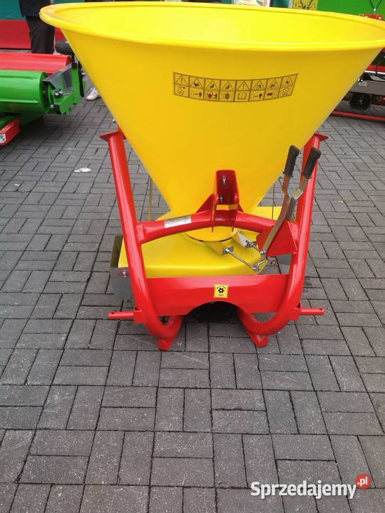 Rozsiewacz Lej plastikowy różne pojemności nieuszkodzony Guzy