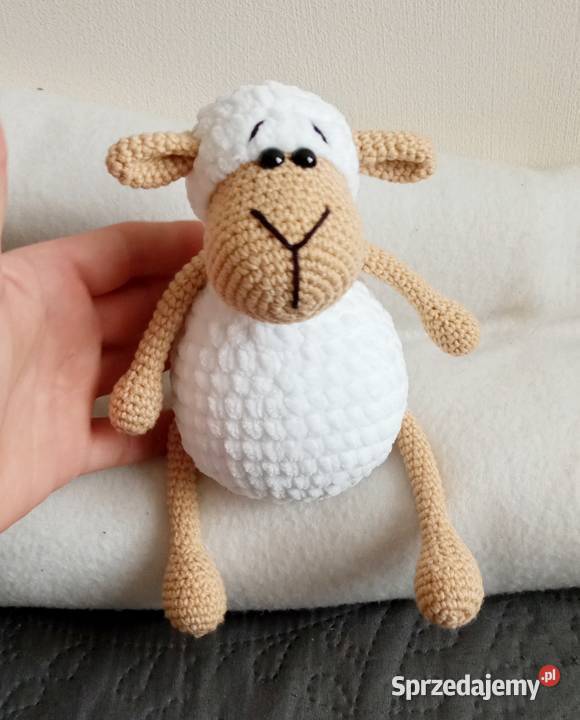 Owieczka wykonana na szydełku Łask