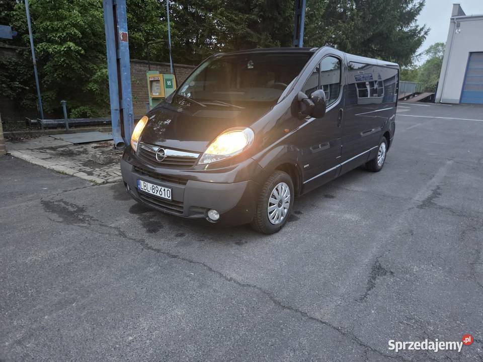 Samochód Opel Vivaro 25 147 Czarny LONG 260000km lubelskie Lublin
