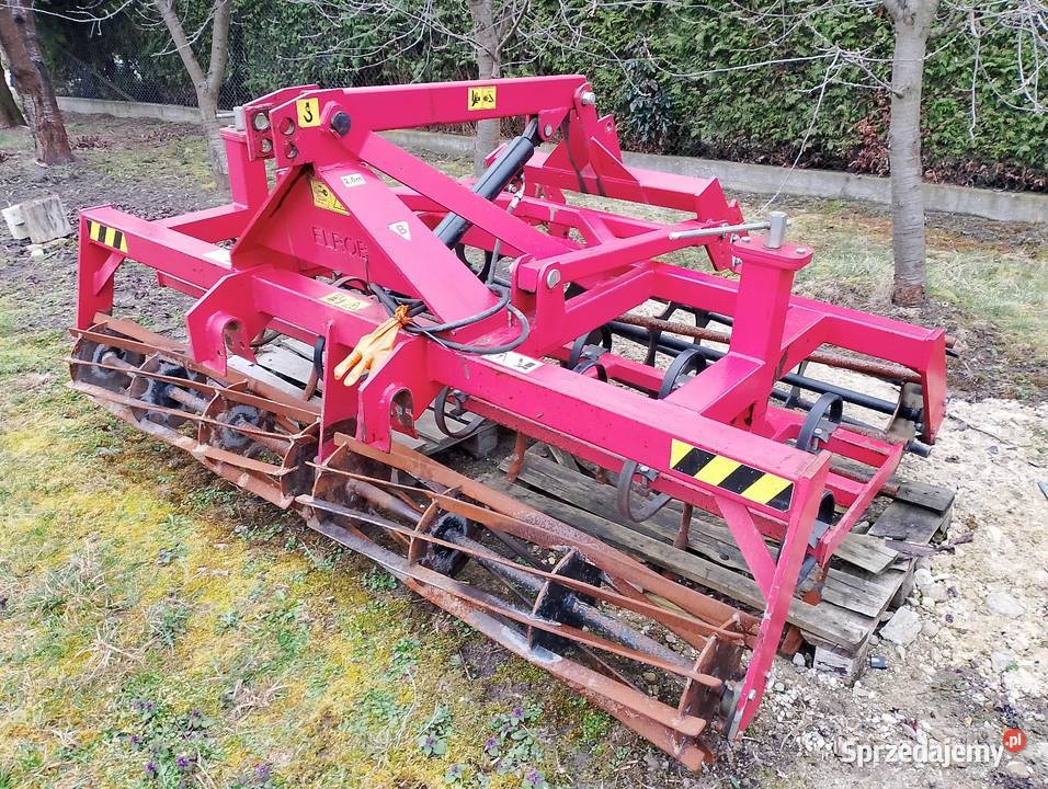 Agregat uprawowo siewny 25m Moszczenica sprzedam