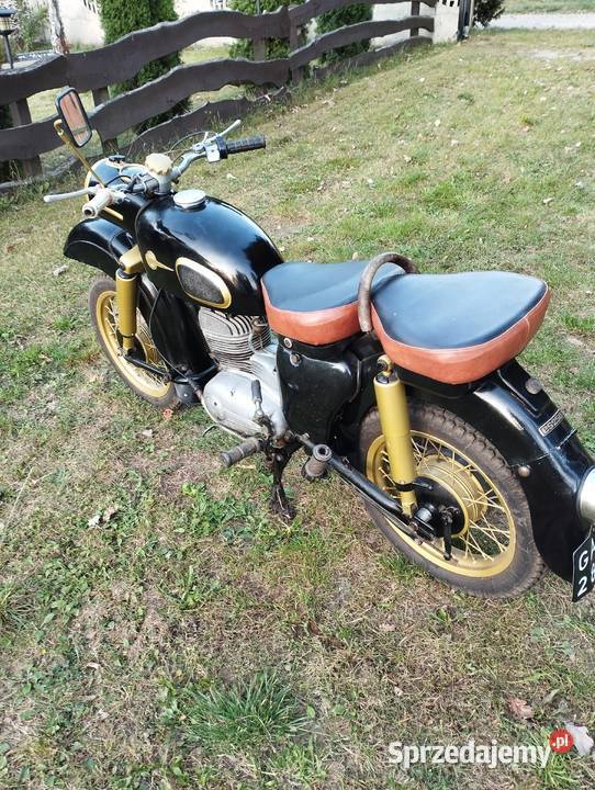 MZ jaskółka 1966 poj 250 zarejestrowany aktualne Rok produkcji 1966 Motocykle, skutery, quady Tuchola