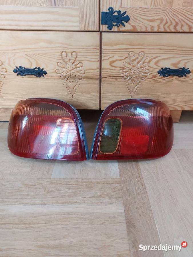 Lampy tyl toyota yaris 1 sprzedam