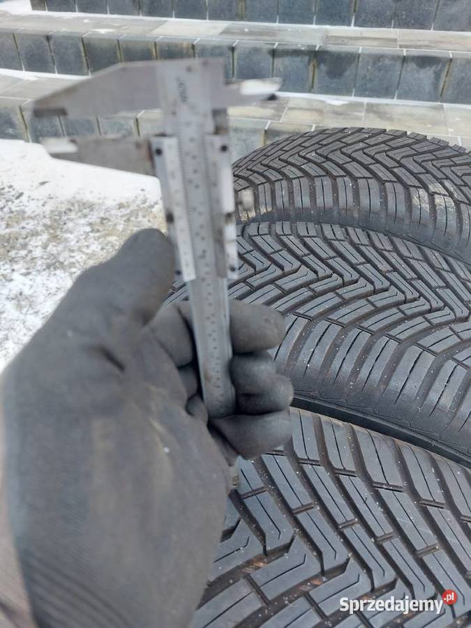 Opony całoroczne 235 60 17 continental Szówsko sprzedam