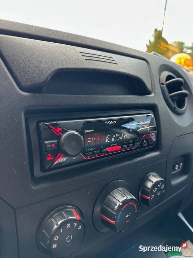Renault master L3H2 z podestem wyładowczym i Renault