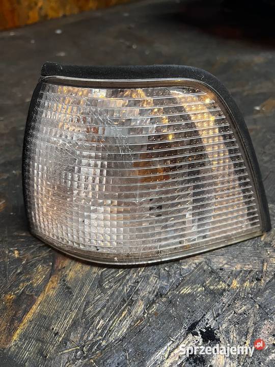 Oryginalny lewy przedni kierunkowskaz BMW E36 Pozostałe Piasek