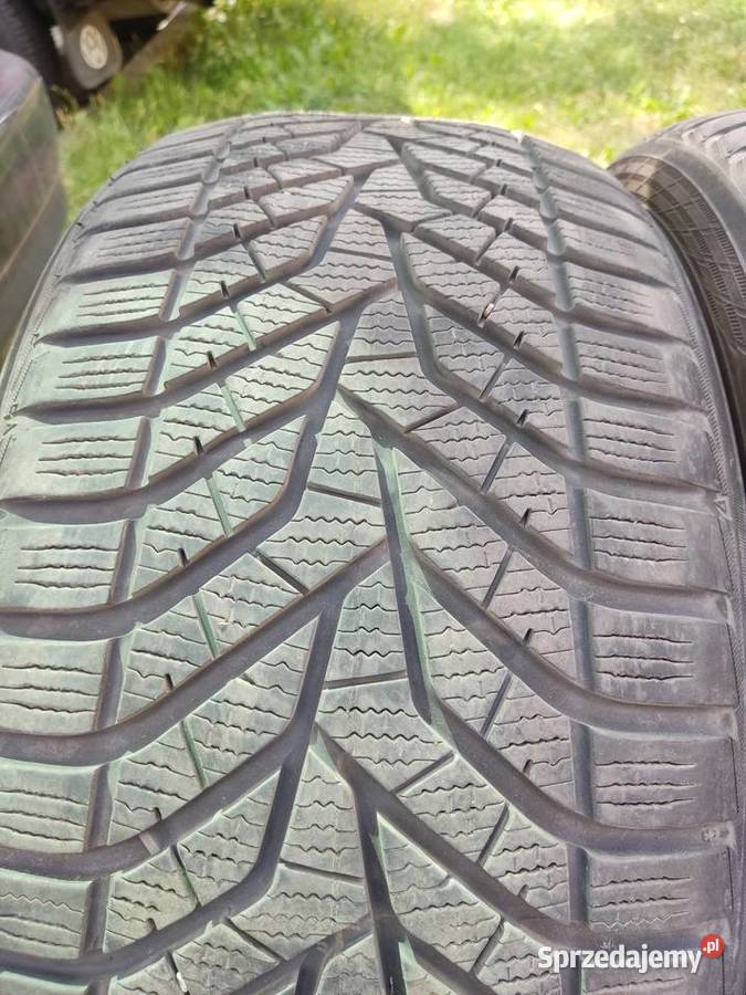 Opony zimowe Yokohama V905 235 40 18 podlaskie Suraż sprzedam