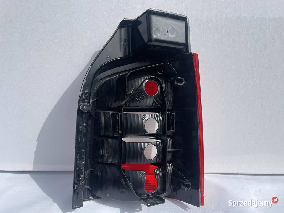 VW TRANSPORTER T5 LEWA LAMPA TYŁ Ostroróg