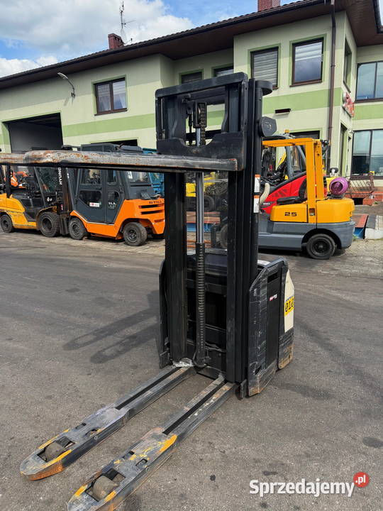 wózek paletowy z masztem CROWN ESi4000 Triplex Działoszyn