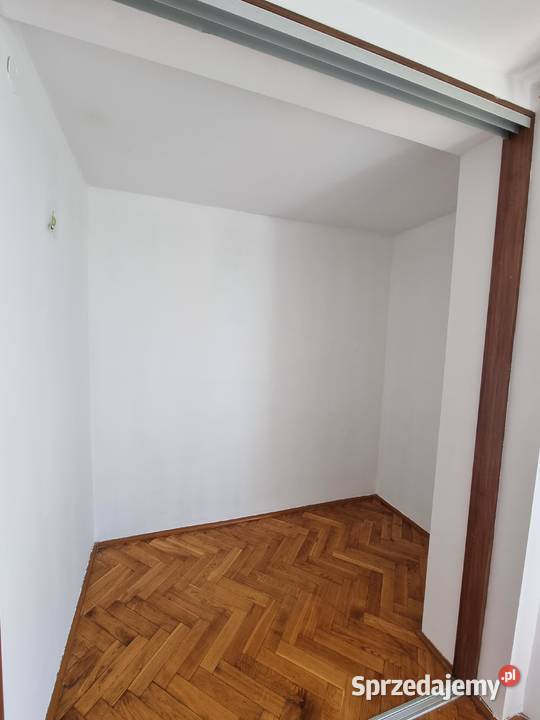 Mieszkanie 305 m z oddzielną kuchnią i balkonem Kraśnik