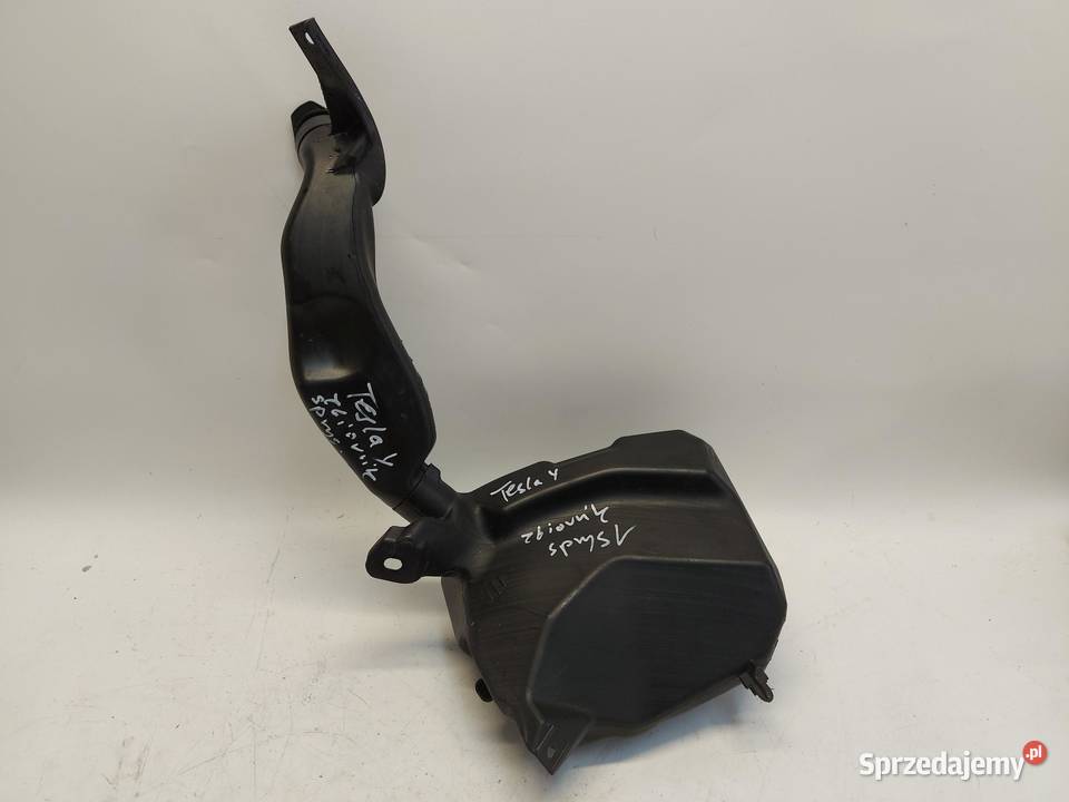 TESLA MODEL Y 2024r ZBIORNICZEK SPRYSKIWACZY