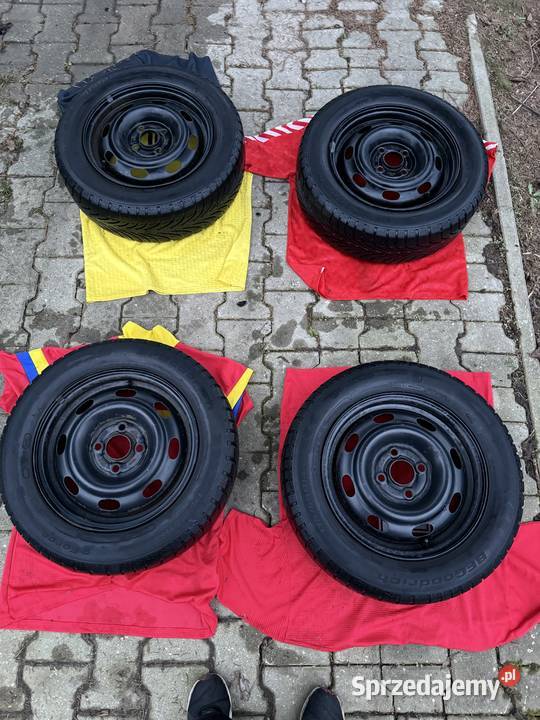 Opony zimowe BFGoodrich 17565R14 z felgami Motoryzacja Lublin sprzedam