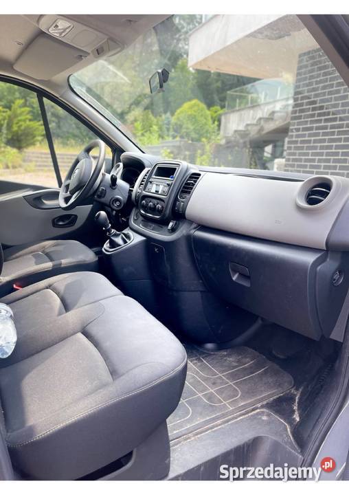 Renault Trafic 2019r 33000 9osobowy 1598 szary