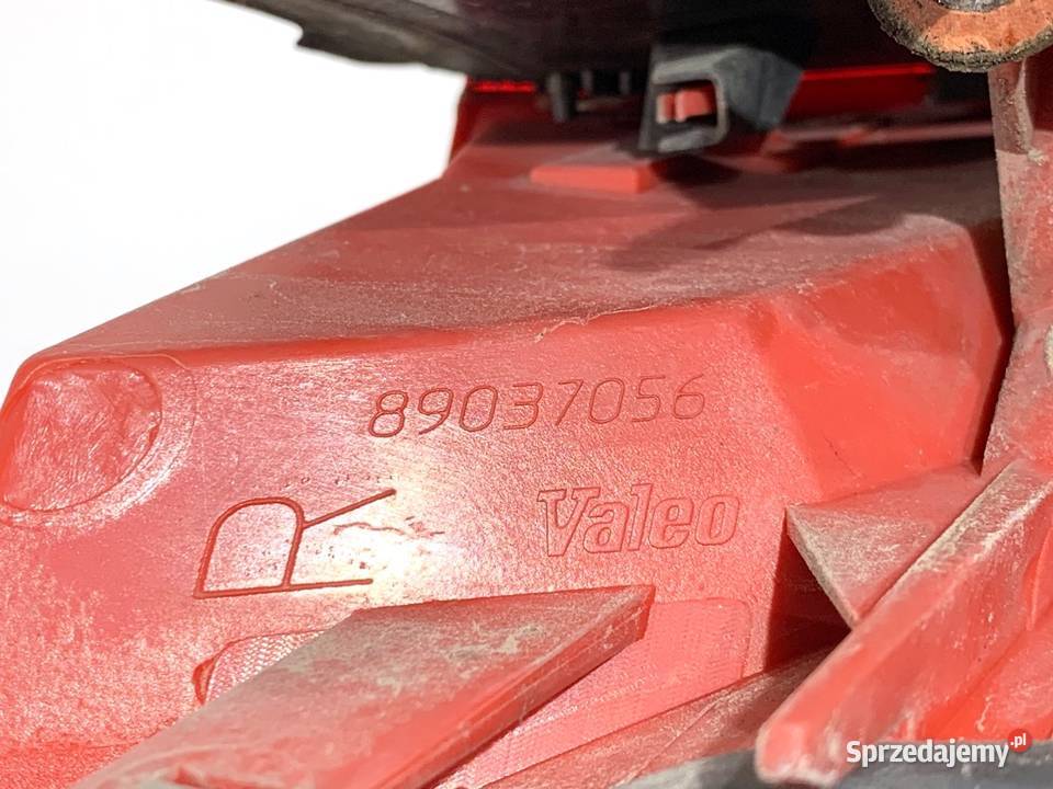 LAMPA PRAWY TYŁ AUDI A6 C6 4F9945096H Kombi 0411