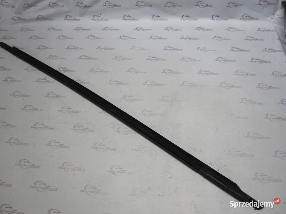 PASSAT B7 13r listwa zgarniająca drzwi prawy świętokrzyskie