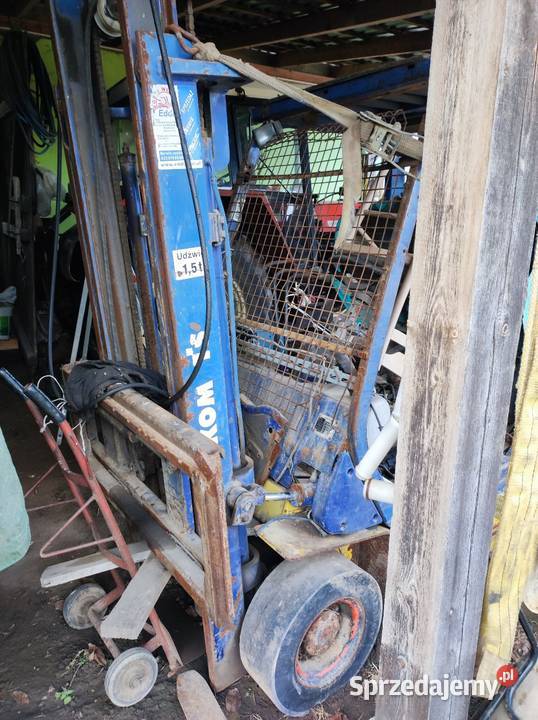 Wozek widlowy komatsu Tyniec nad Ślęzą