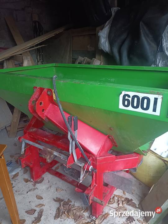 Rozsiewacz do nawozu Strumyk 600l Kraśniczyn