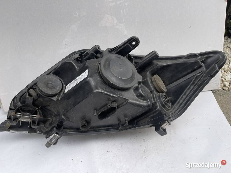 FORD KUGA MK1 PRAWA LAMPA PRZÓD wielkopolskie Ostroróg