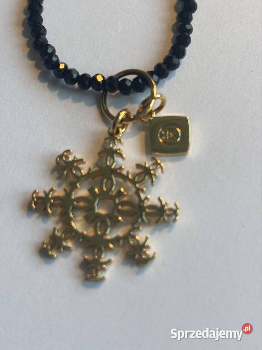 Naszyjnik z zawieszką charms Chanel