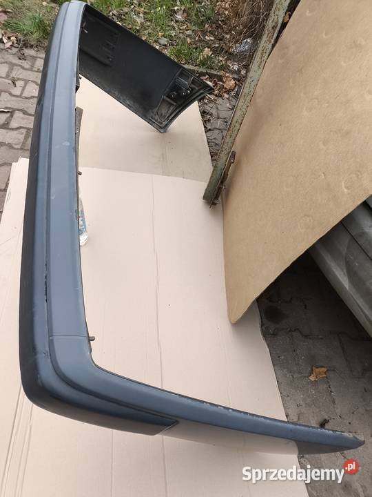 Mercedes W124 zderzak tylny wąska listwa tył Skarżysko-Kamienna