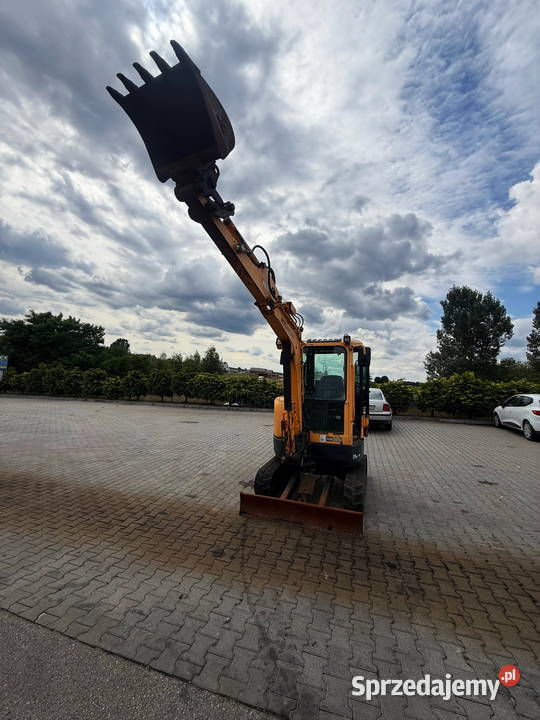 minikoparka HYUNDAI ROBEX 25Z9A 3 łyżki 2730 Koparko ładowarki łódzkie Działoszyn sprzedam