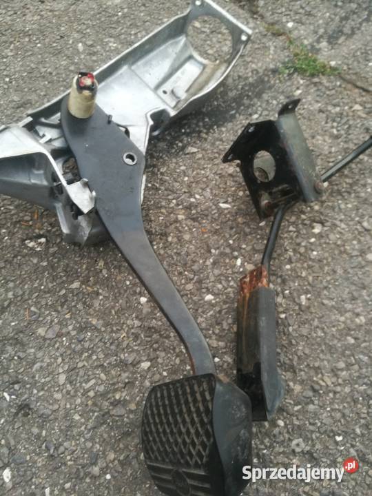 Schowek tunel Audi 100 C3 części osobowe Biłgoraj sprzedam